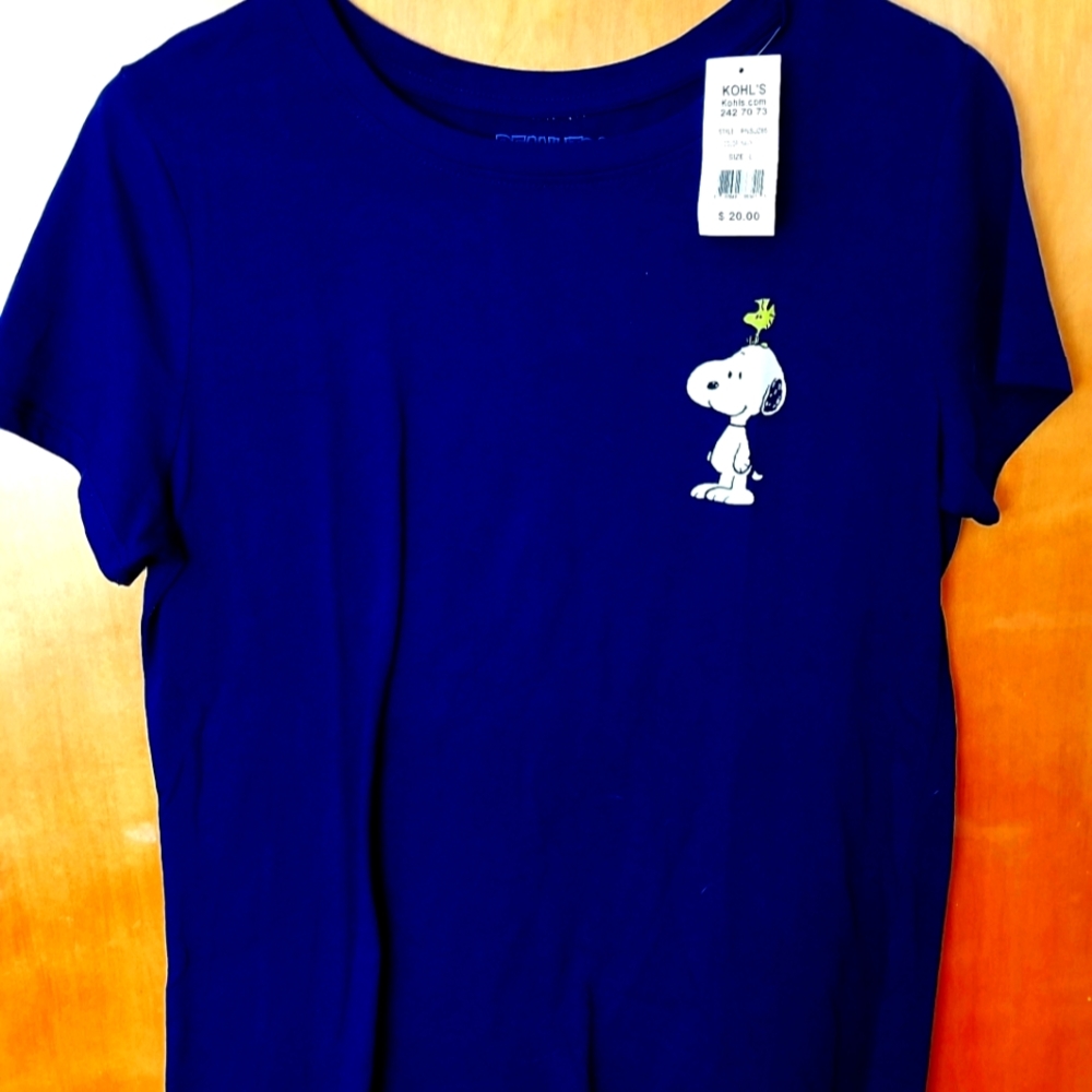 Peanuts Snoopy tshirt